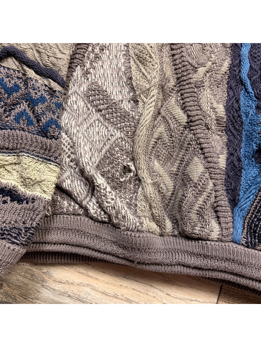 90’s Coogi Australia XL Multicolor Patterned Turtleneck Sweater - Picture 5 of 6